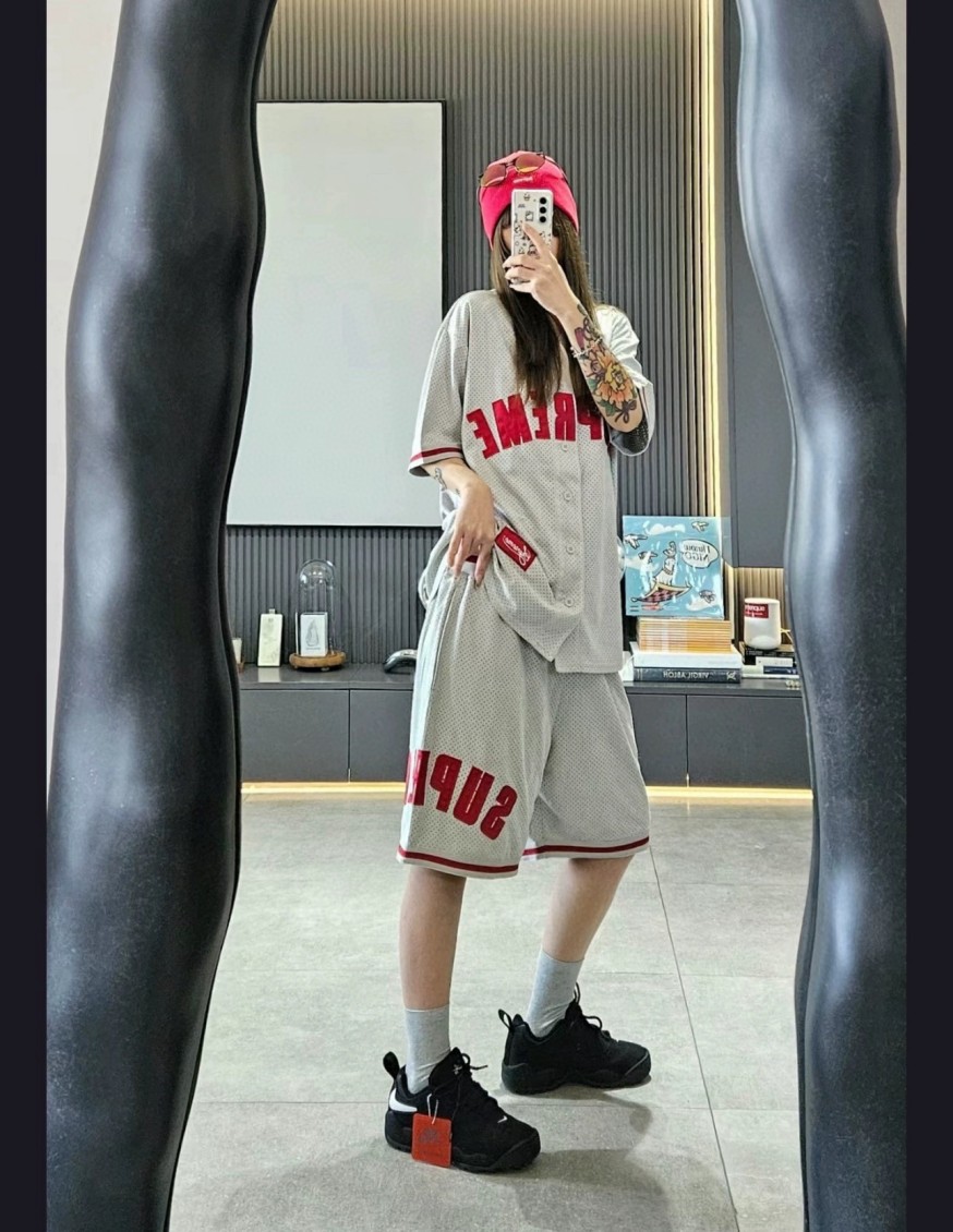 シュプリーム メンズ レディース 半袖Tシャツ