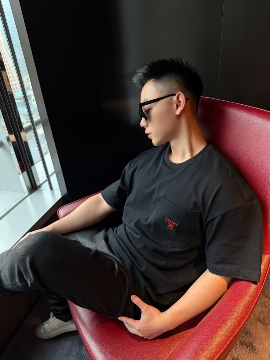 セリーヌ着回し力抜群のデイリー半袖Tシャツ