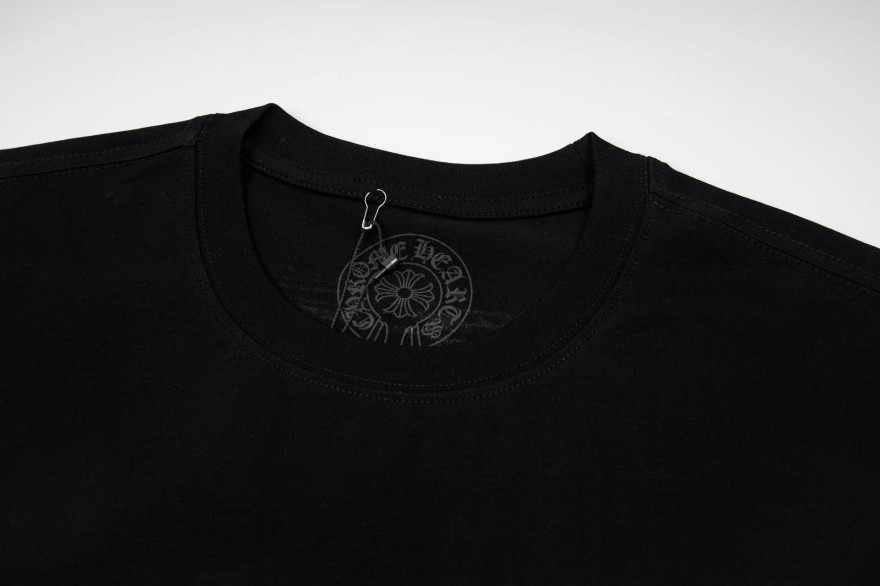 クロムハーツ シンプルなのに高見えする半袖Tシャツ