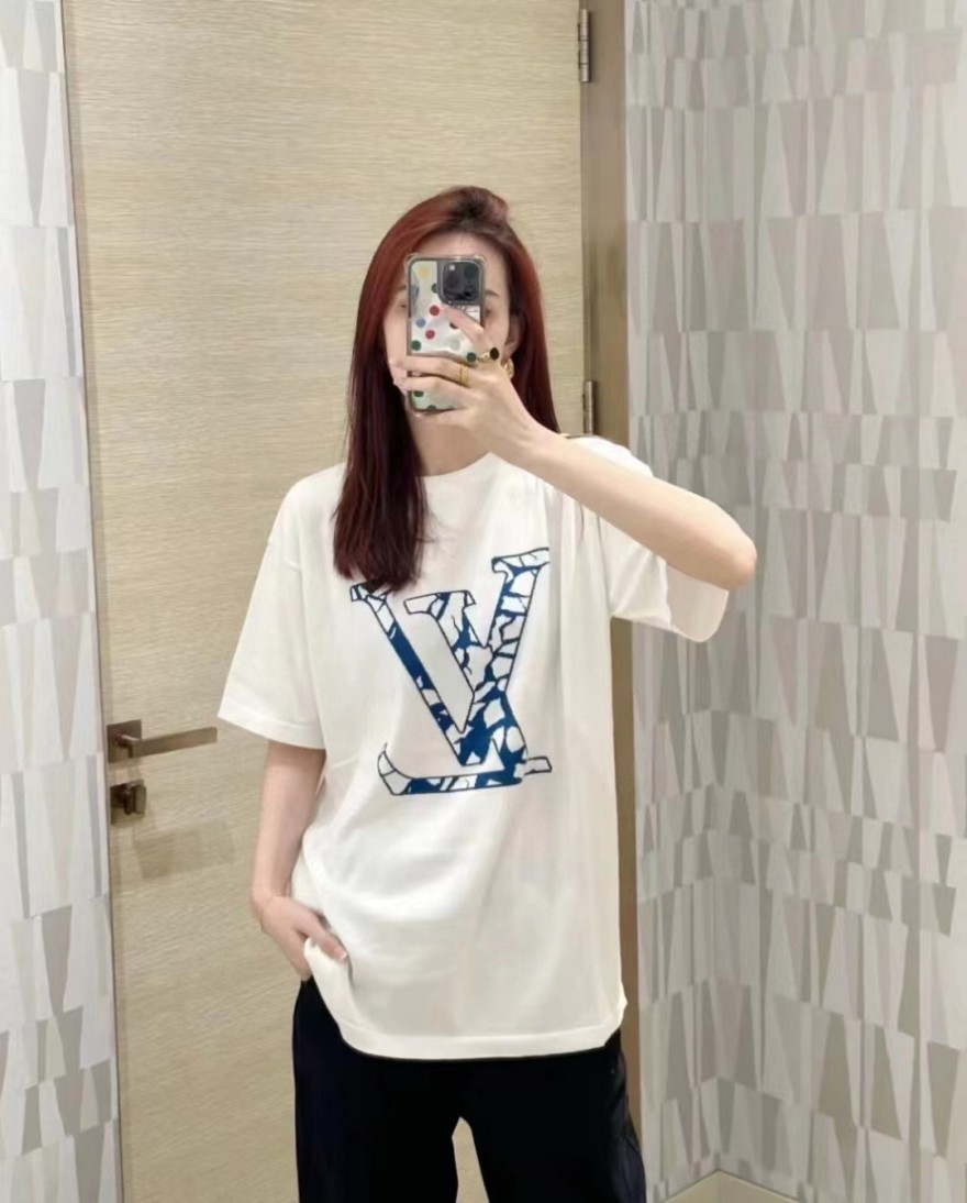 ルイヴィトン 一枚でおしゃれ完成 人気半袖Tシャツ 半袖Tシャツ