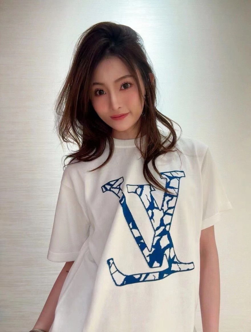ルイヴィトン 一枚でおしゃれ完成 人気半袖Tシャツ 半袖Tシャツ