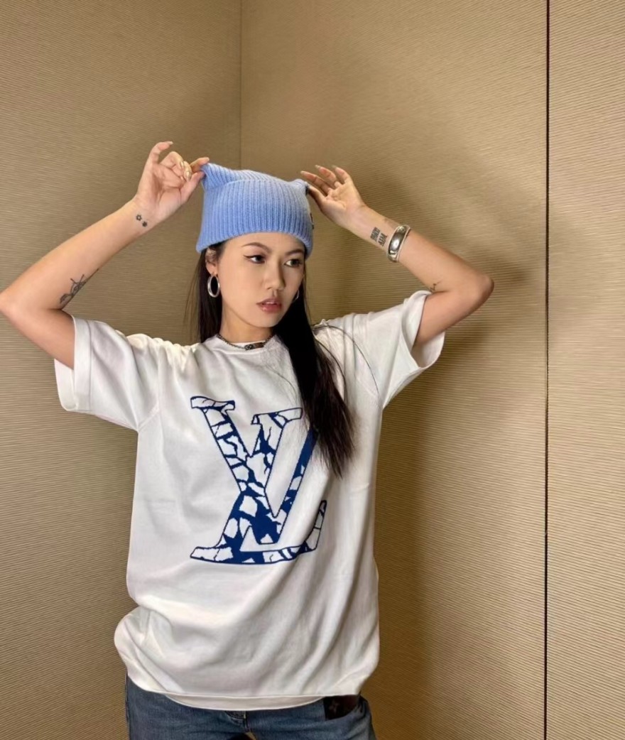 ルイヴィトン 一枚でおしゃれ完成 人気半袖Tシャツ 半袖Tシャツ