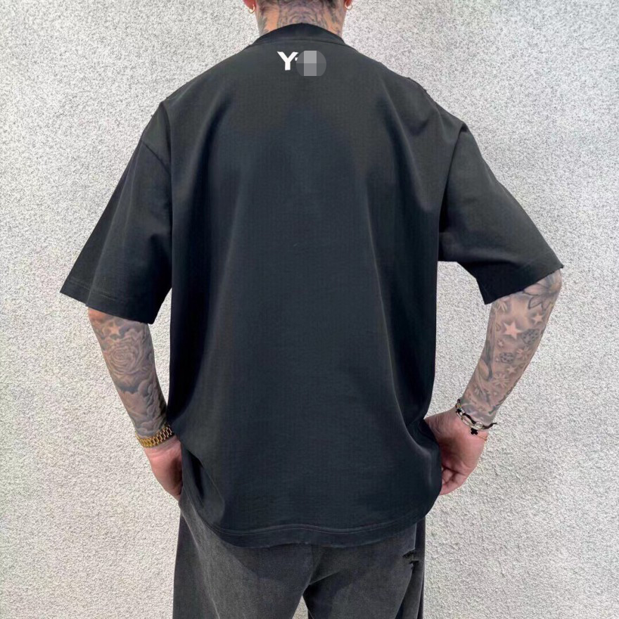 ヨウジヤマモト 夏のお出かけにぴったり半袖Tシャツ