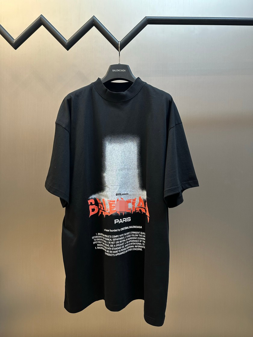バレンシアガ トレンド感たっぷり半袖Tコレクション