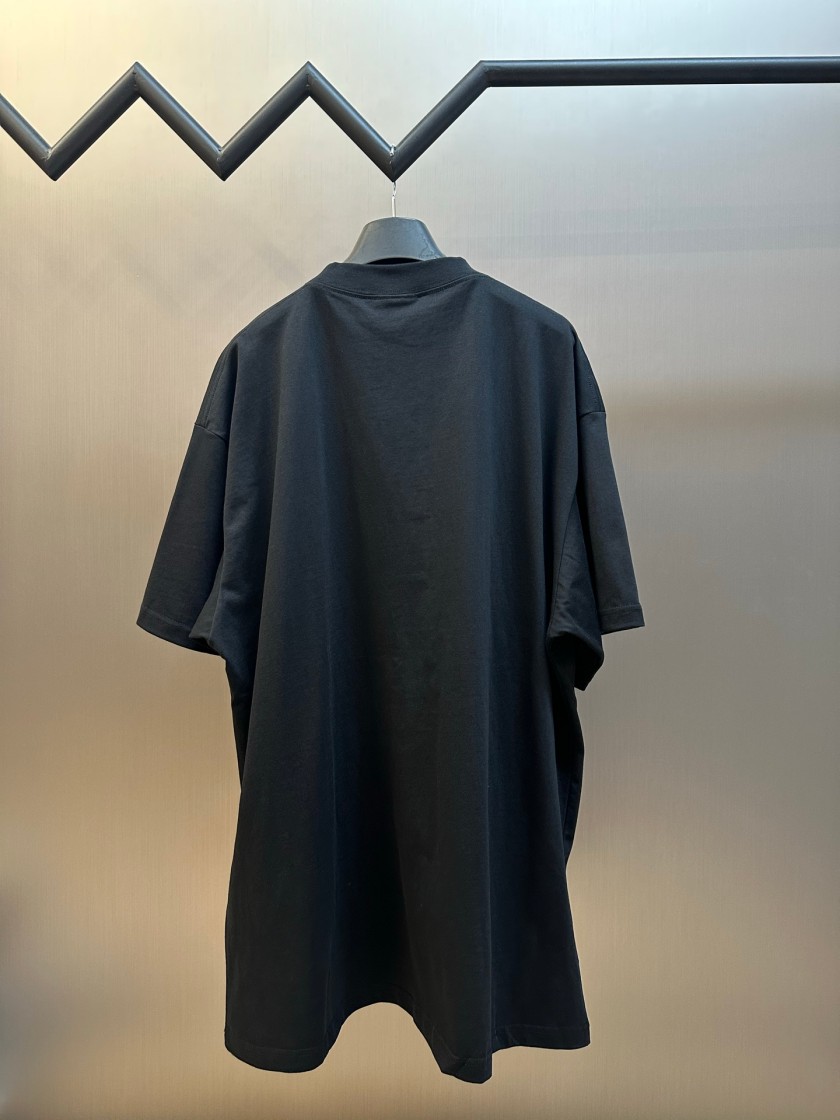 バレンシアガ トレンド感たっぷり半袖Tコレクション