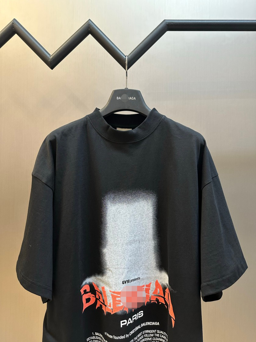 バレンシアガ トレンド感たっぷり半袖Tコレクション