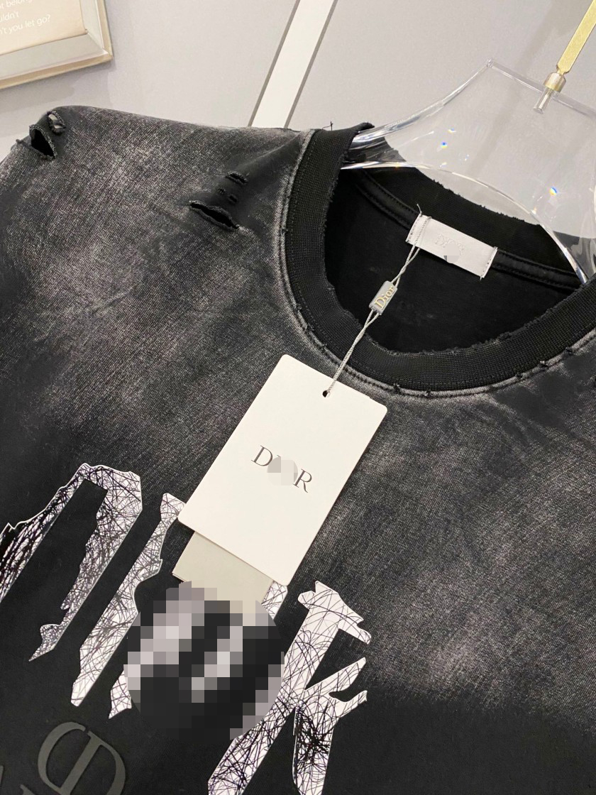 ディオール デニムと相性抜群の半袖Tシャツ