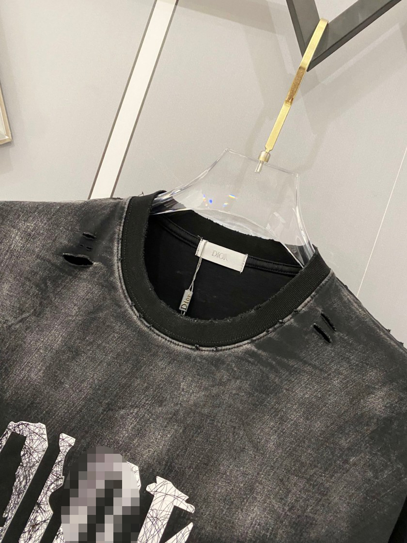 ディオール デニムと相性抜群の半袖Tシャツ