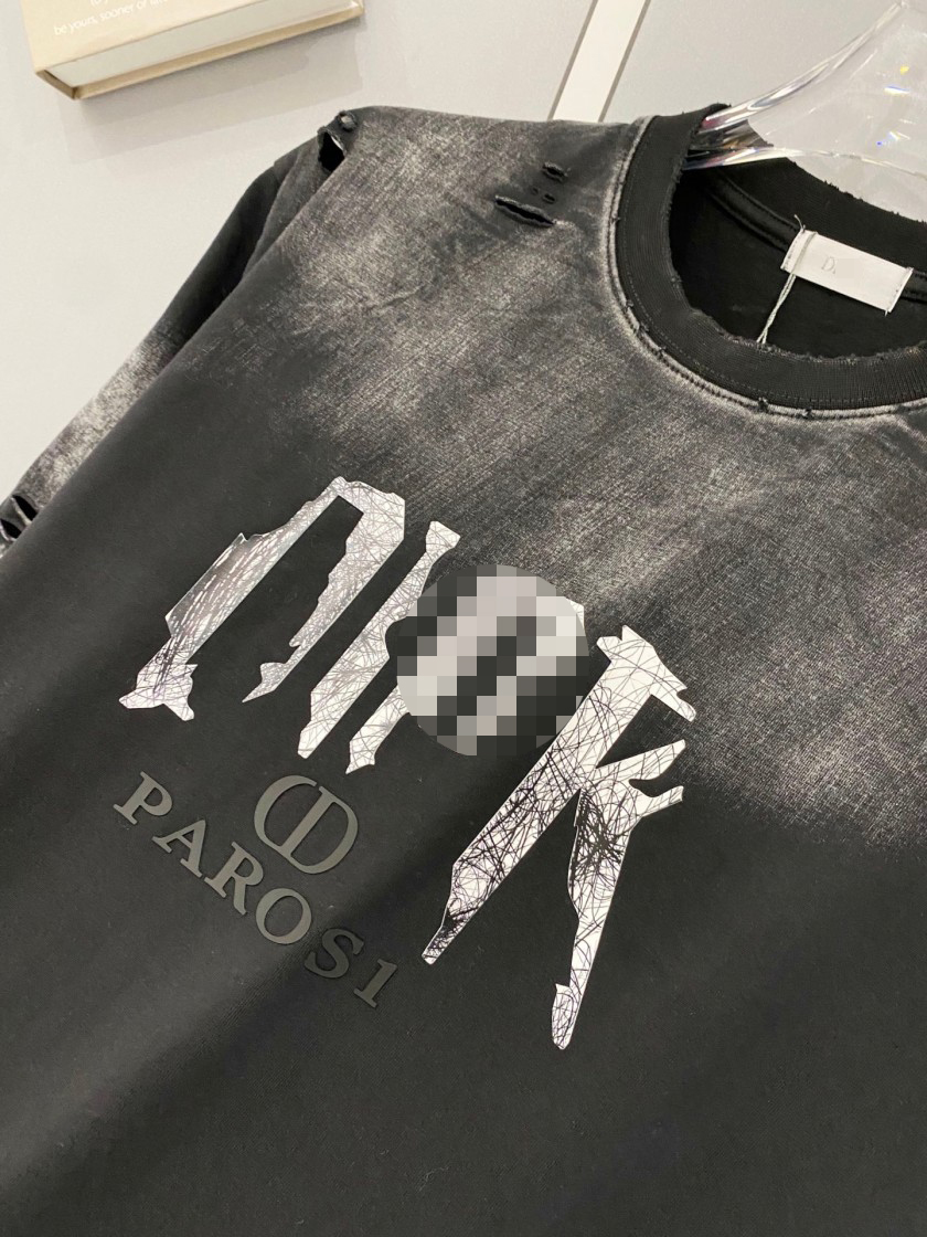 ディオール デニムと相性抜群の半袖Tシャツ