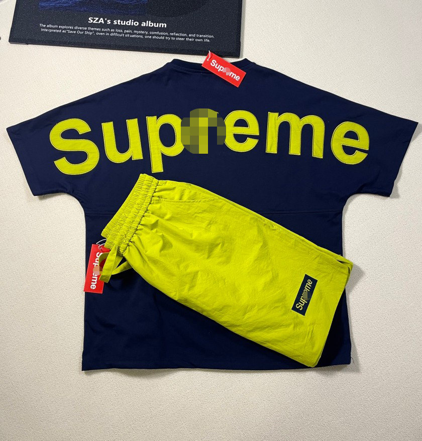 シュプリームメンズ レディース 半袖Tシャツ