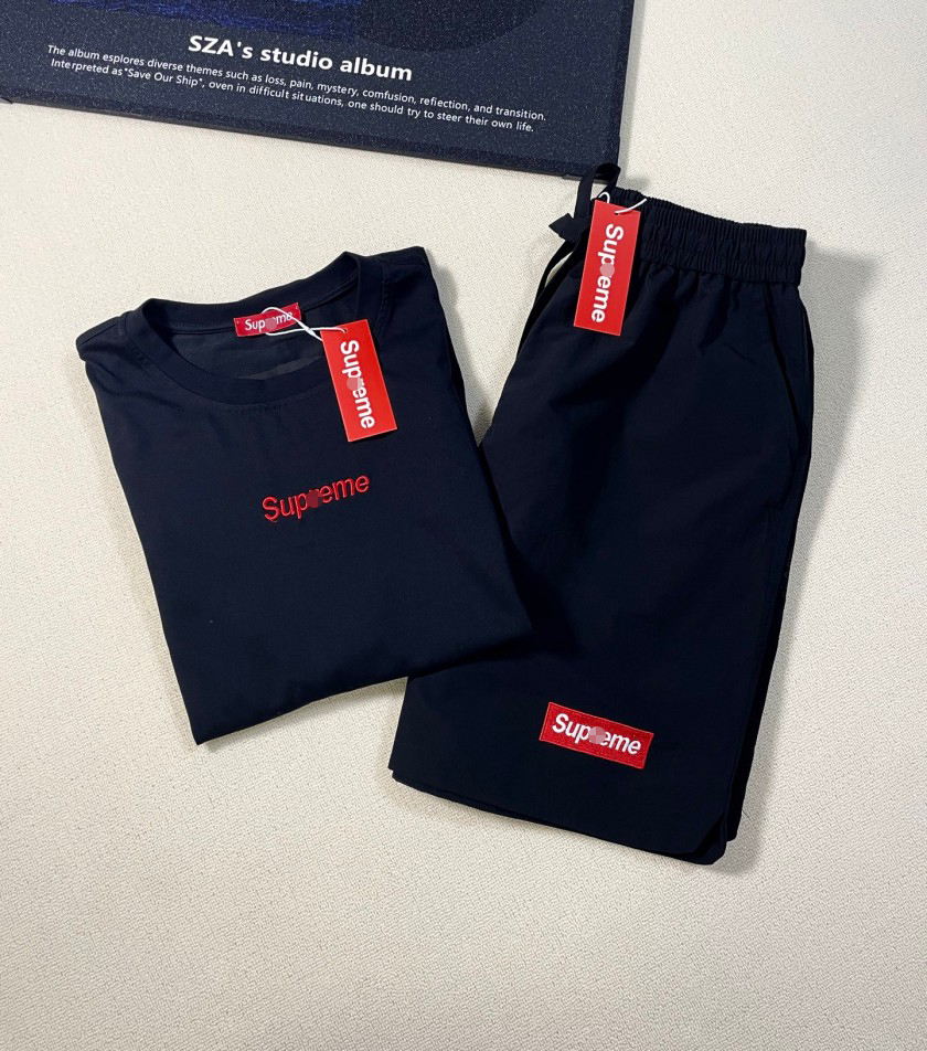 シュプリームメンズ レディース 半袖Tシャツ