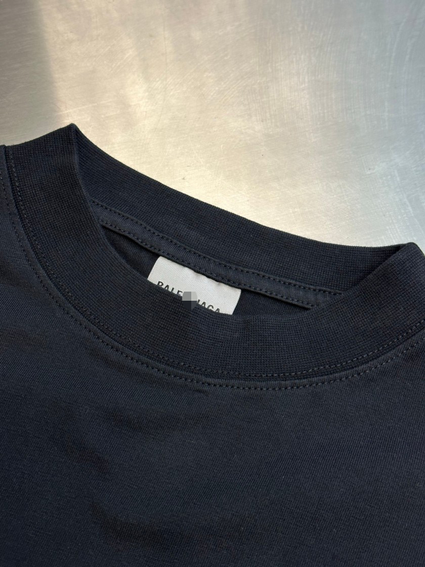 バレンシアガ 今買うべきトレンド半袖Tシャツ特集