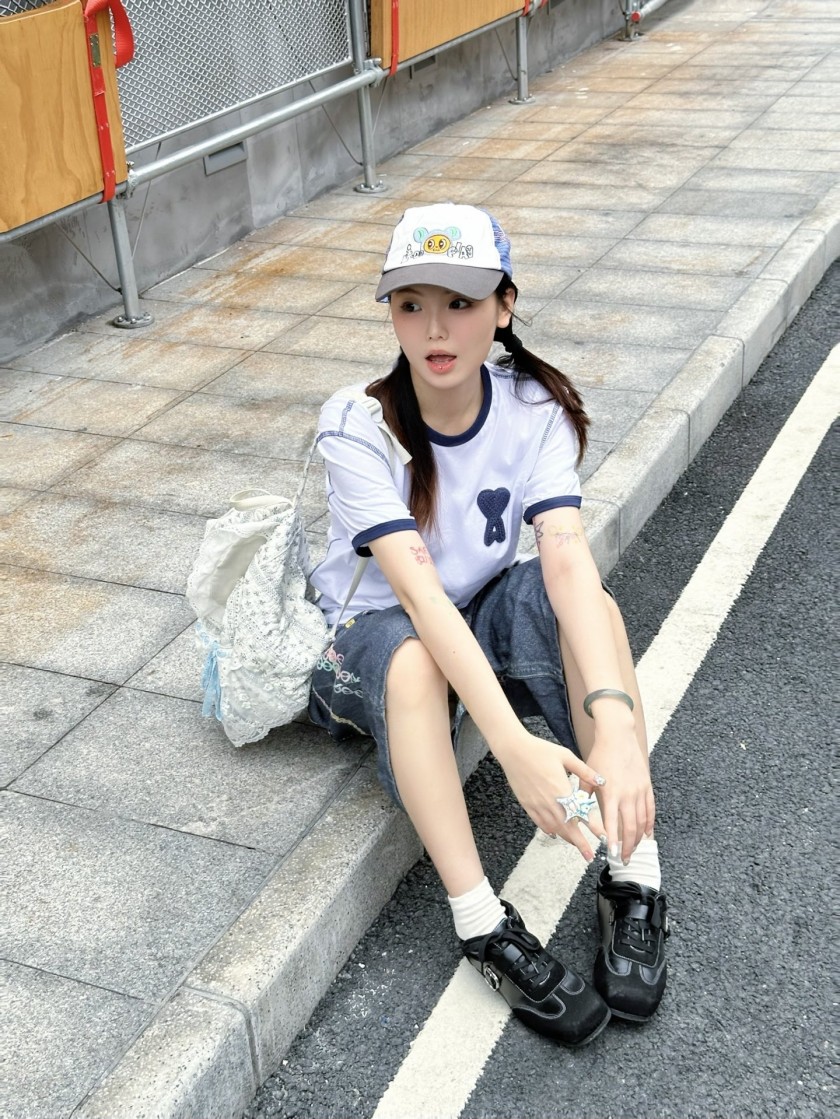 アミ レディース 半袖Tシャツ