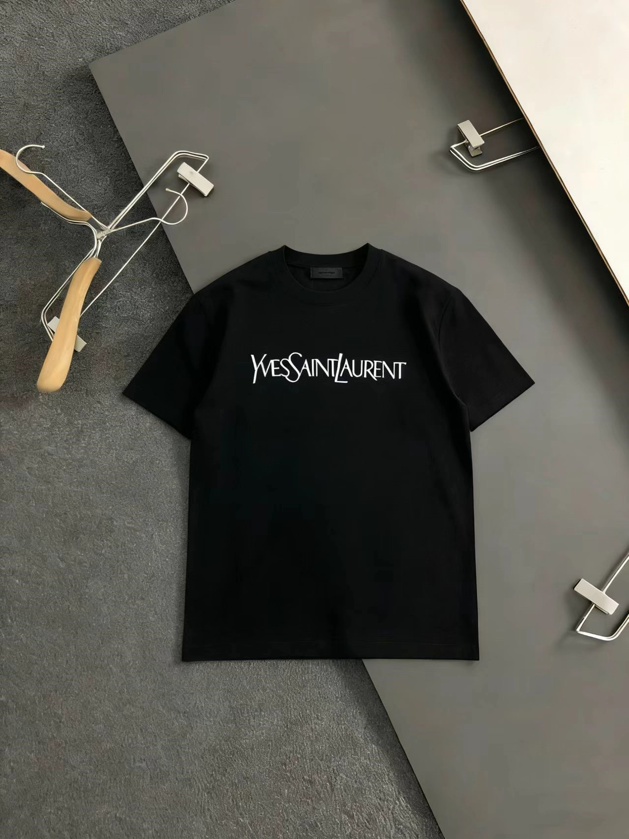 【サンローランタイプ】メンズ レディース 半袖Tシャツ aat23690