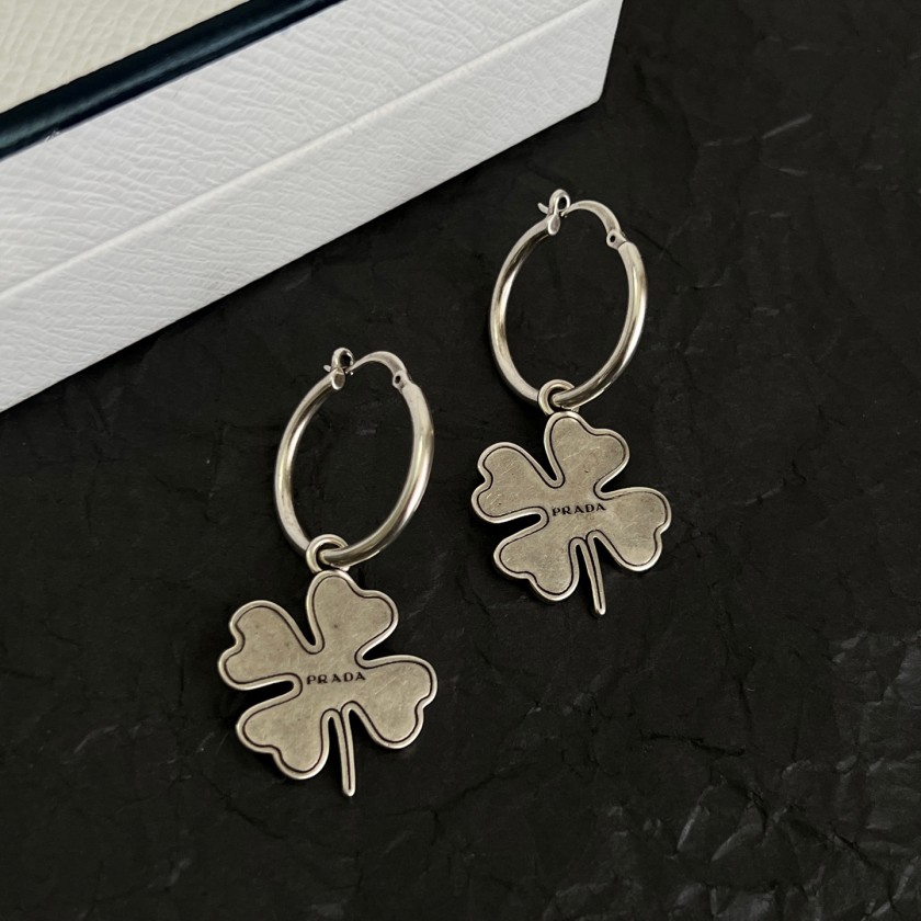 プラダイヤリング アクセサリー