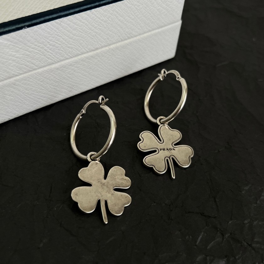 プラダイヤリング アクセサリー