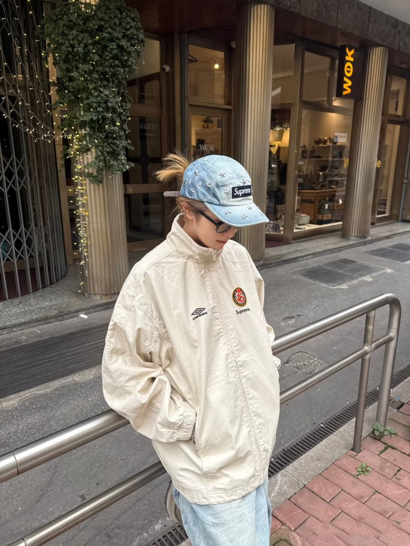 シュプリーム&times;UMBRO  コラボ 限定商品 ジャケット　アウター
