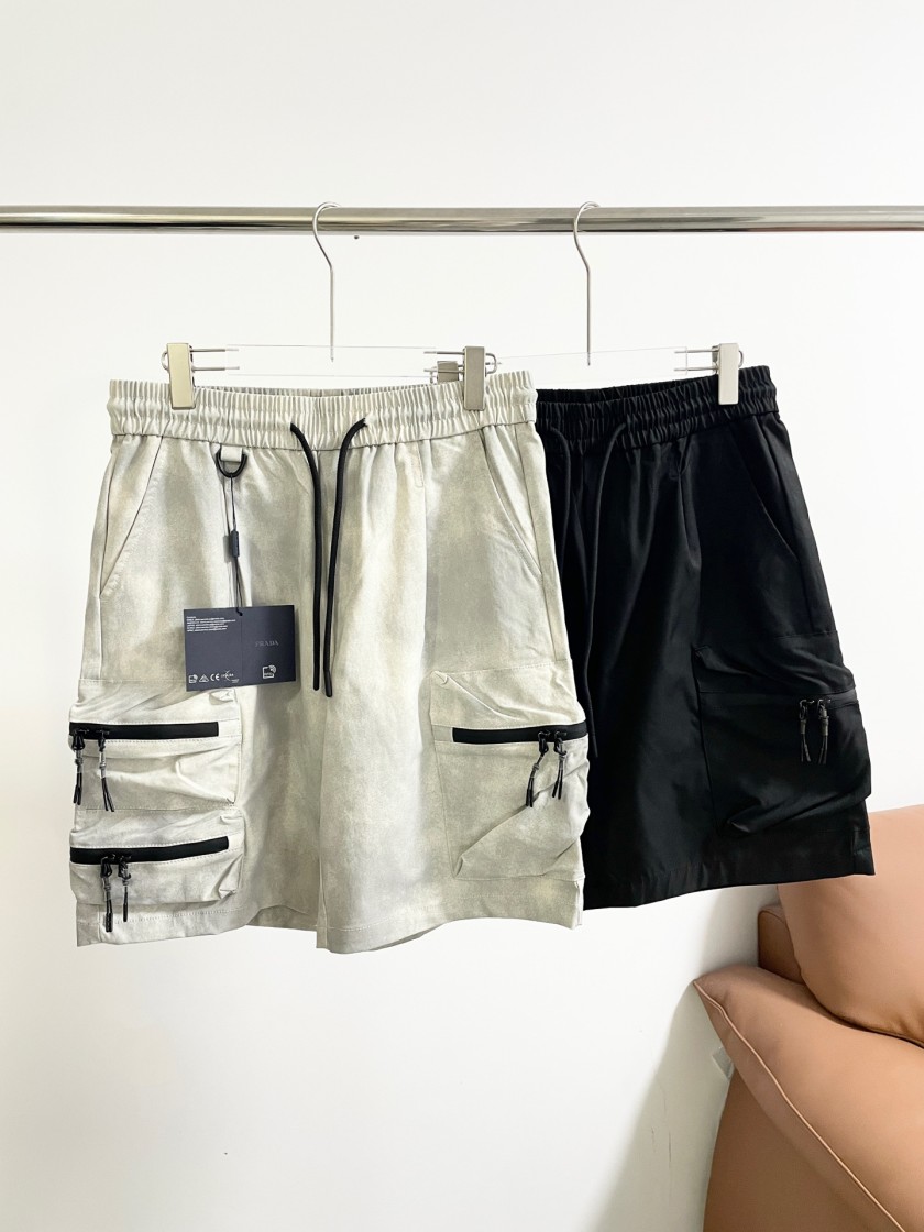 プラダロゴ スウェットパンツ ストリートスタイル