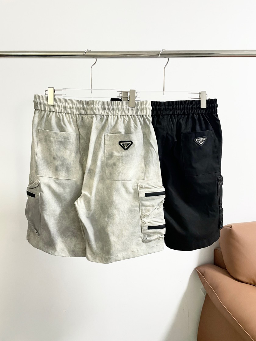 プラダロゴ スウェットパンツ ストリートスタイル
