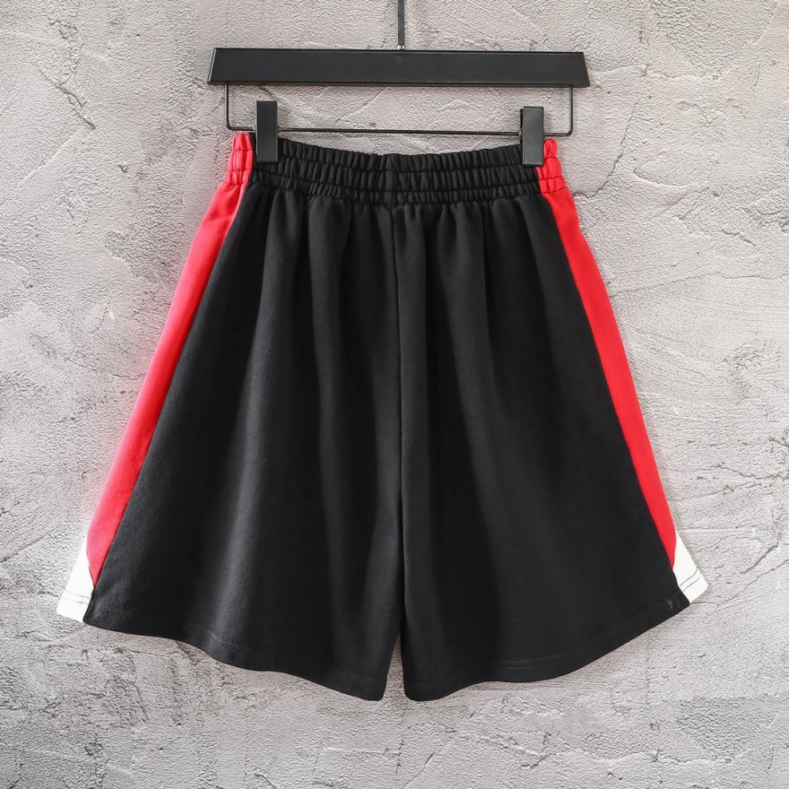 バレンシアガ オーバーサイズ ショートパンツ ストリートスタイル