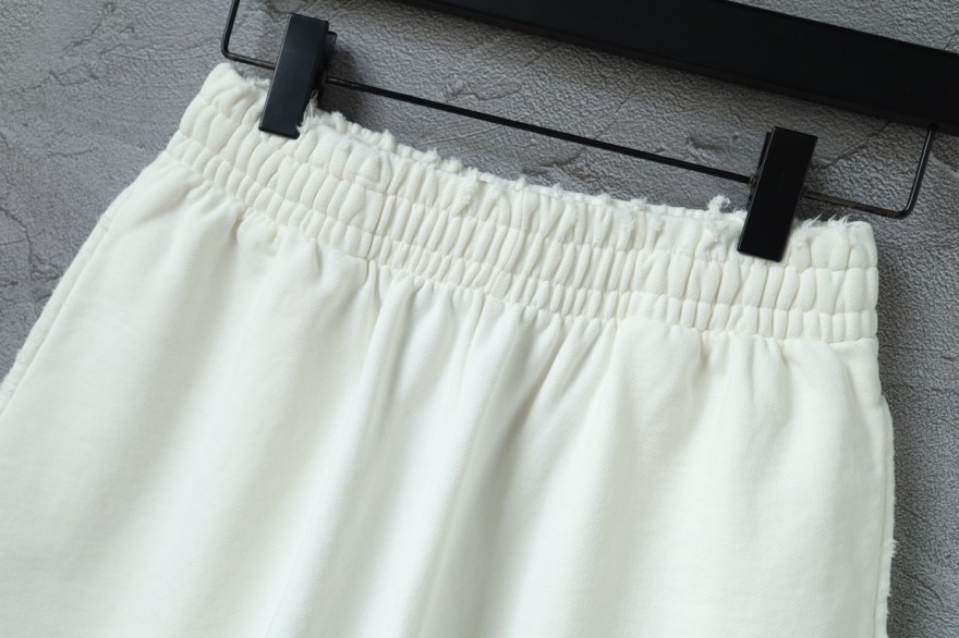 バレンシアガ ロゴ スウェットパンツ ストリートスタイル
