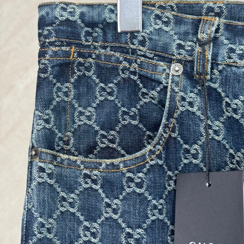 グッチデニムパンツ