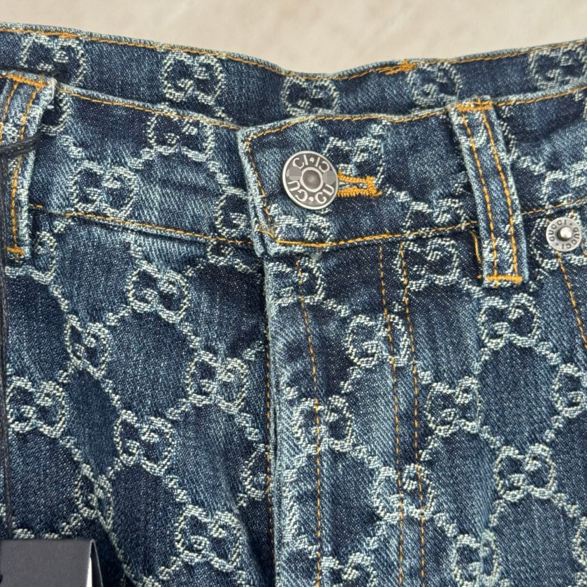 グッチデニムパンツ