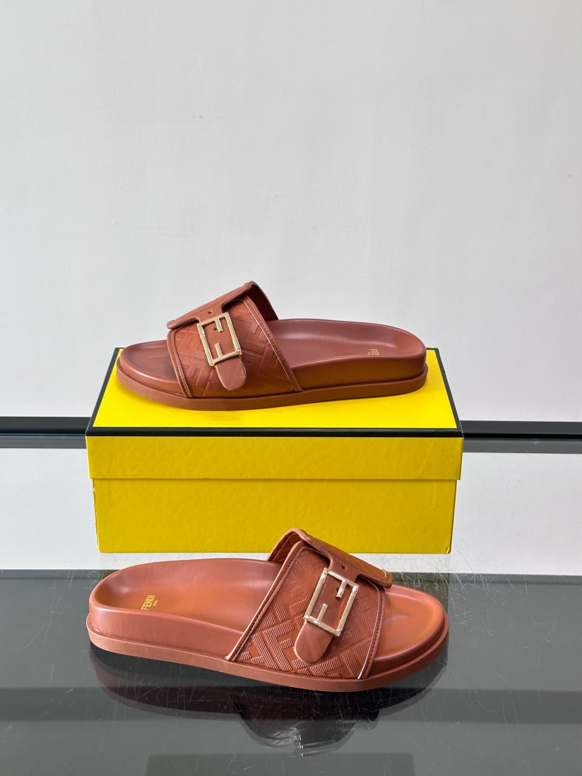 フェンディ メンズ  サンダル